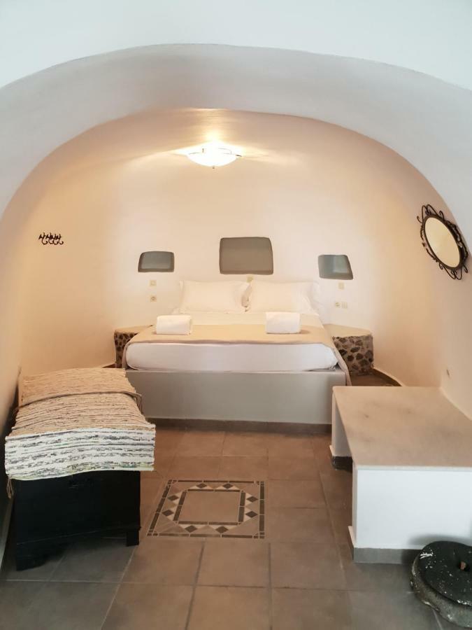 Cave House Martrona Villa Foinikiá Exterior photo